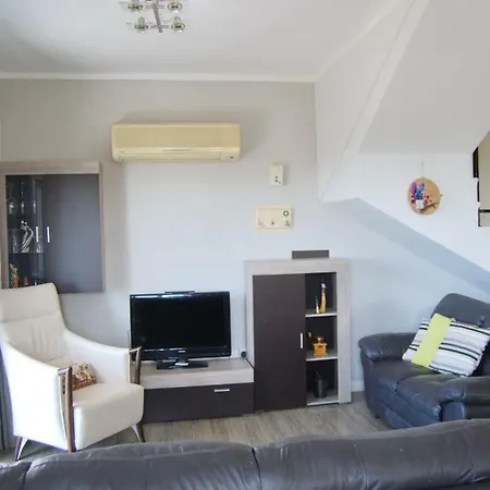 Alma Seaview Maisonette Peyia